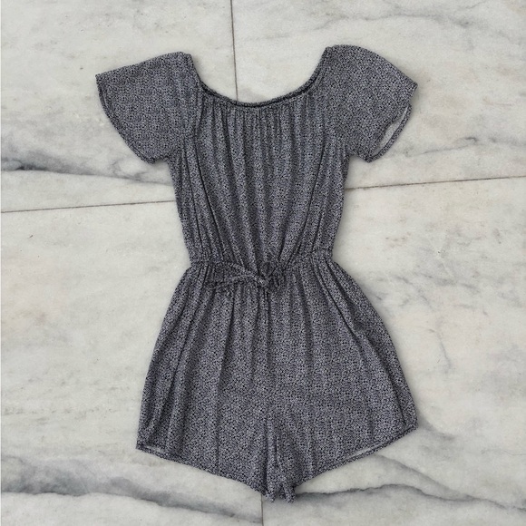 Abercrombie & Fitch Pants - Abercrombie & Fitch Gray Printed Romper